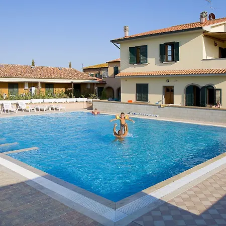 Borgo Guglielmo Aparthotel 4*
