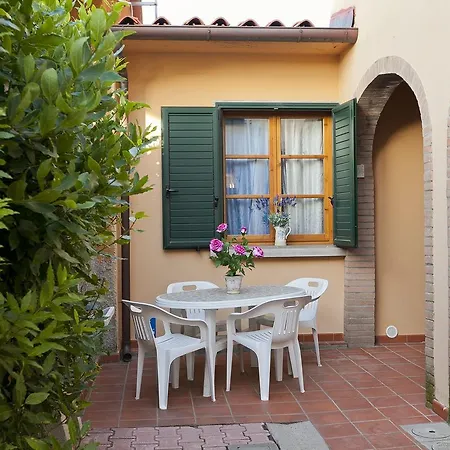 Borgo Guglielmo Aparthotel